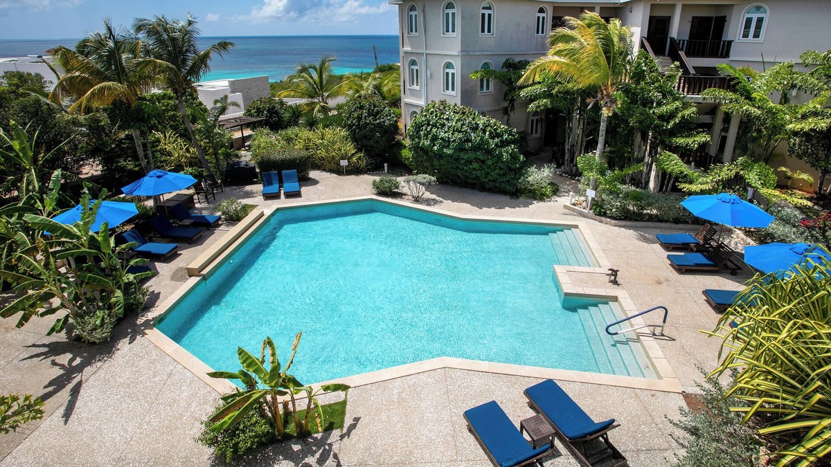 Shoal Bay Apartment | Better than a hotel room- 600sq ft Studio Suite!