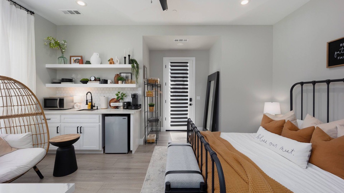 Citrus Heights House | Better than Home King bed Suite