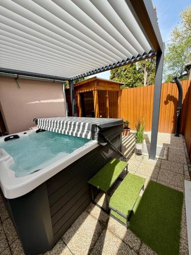 Balatonkeresztur House | Betti