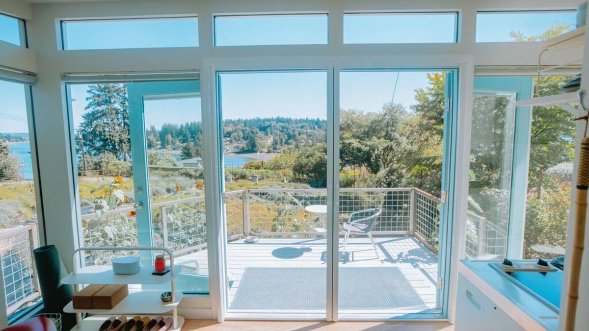 Vashon Island Apartment | Betty's Blue - A Room with a View