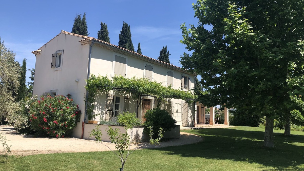 Maillane Other | Between Avignon and Les Alpilles, a traditional provence house. Garden and pool.