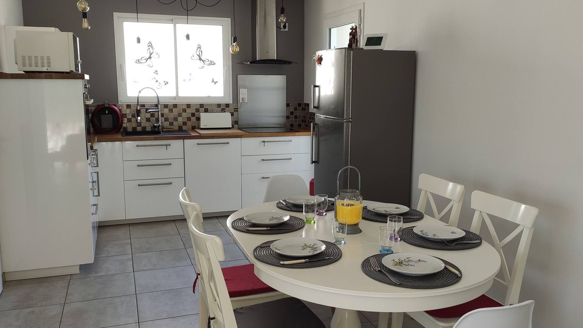 Pont l'Abbe d'Arnoult House | BETWEEN FIELD AND SEA, COMFORTABLE GITE