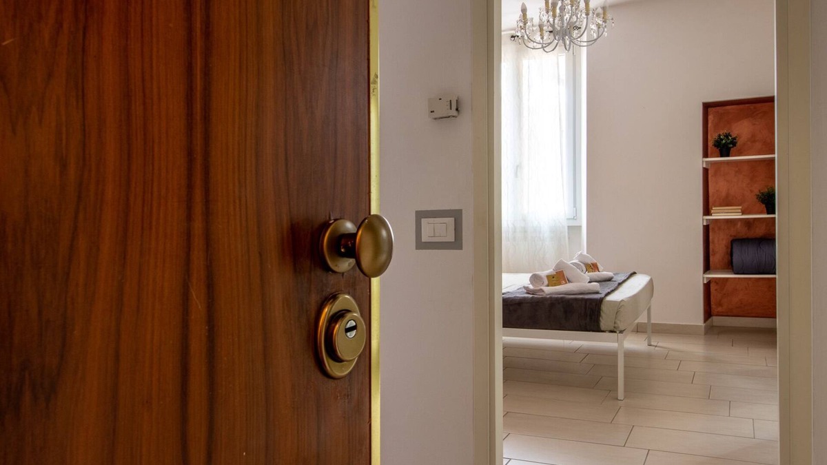 Raffa Apartment | Between lake and vineyards: spacious apartment near beaches