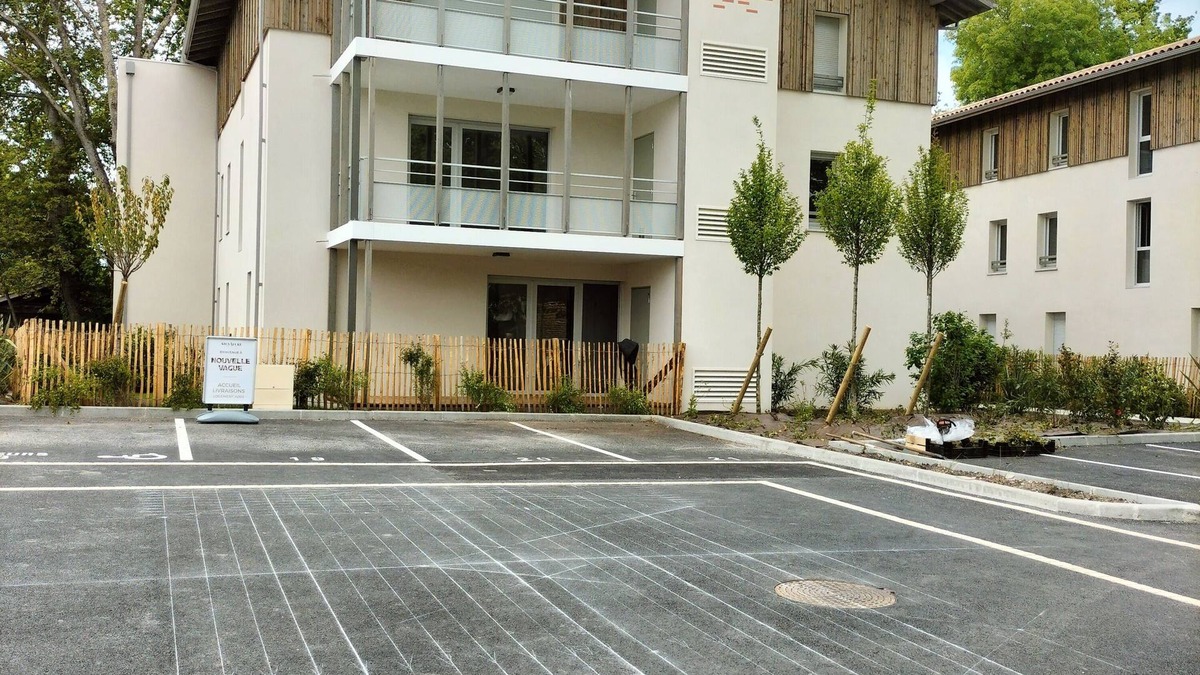 Carcans Apartment | Between ocean, lake and forest! Bright apartment with sitting area on balcony