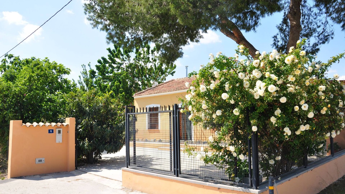 Orihuela House | Between orange and lemons. Cozy house 1 min from Orihuela and 20 m from the beach