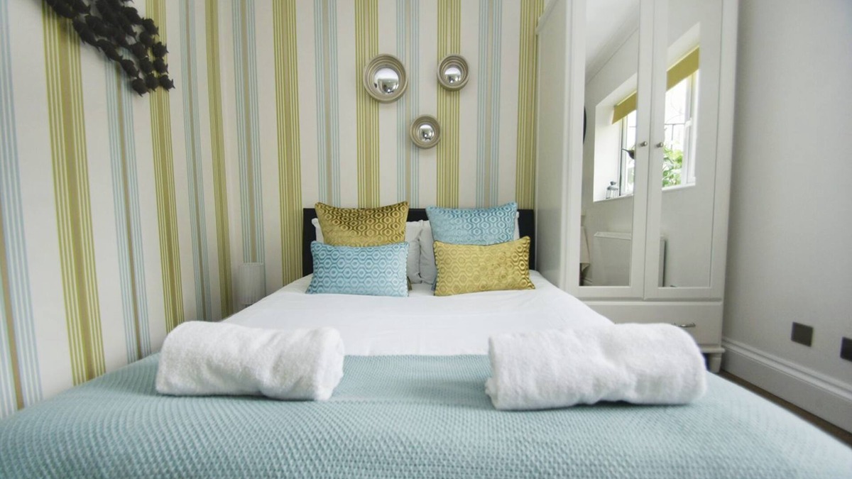 Brighton City Centre Cottage | Between Piers Central by Brighton Holiday Lets