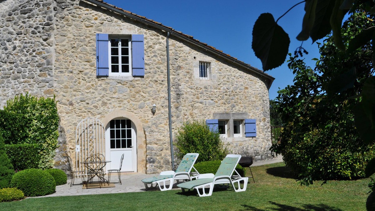 Lussan House | BETWEEN PROVENCE AND ARDECHE MAS CHAZEL GUEST HOUSE NEAR UZES, NÎMES