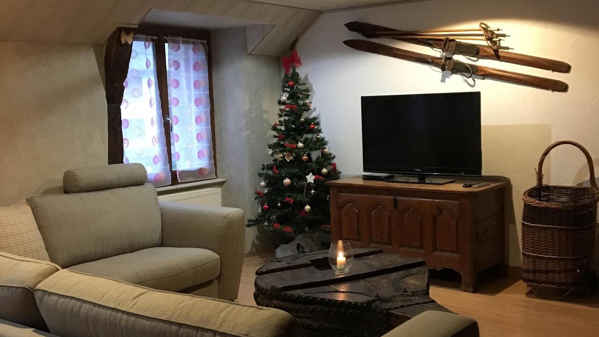 Orcival House | Between Puy de Dome and Sancy in central France +wifi. 11 pers+1 pers
