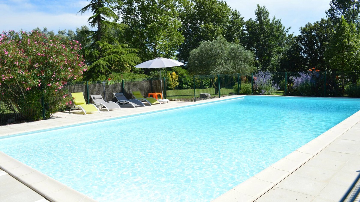 Villesiscle House | Between Toulouse and Carcassonne Holiday home with private swimming pool