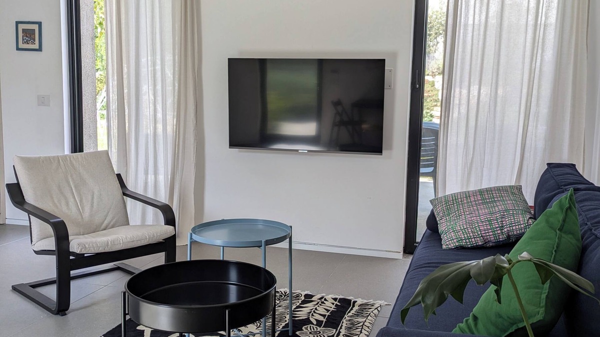 Yokneam Apartment | BETWEEN VALLEY & MOUNTAIN - Charming guest suite in tranquil Yokne'am Hamoshava