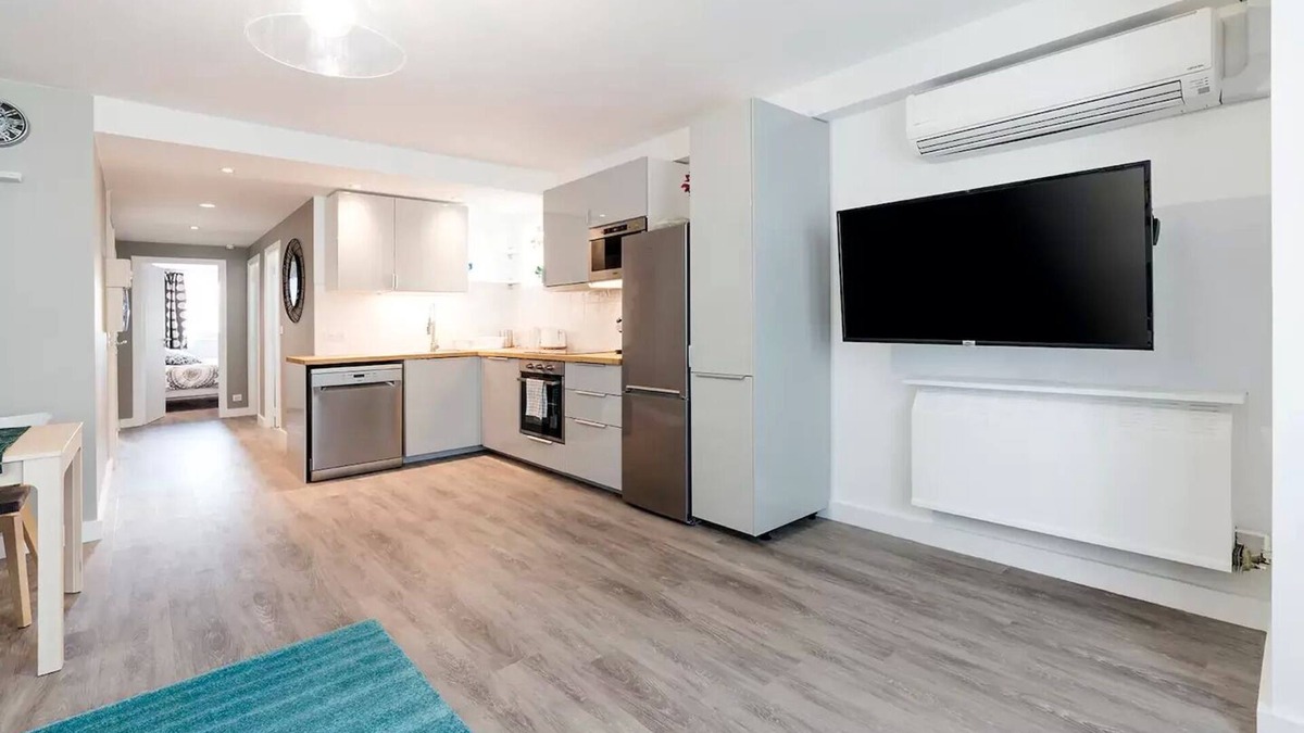 Villejuif Apartment | Beutiful Apartment near Paris with AC and Parking
