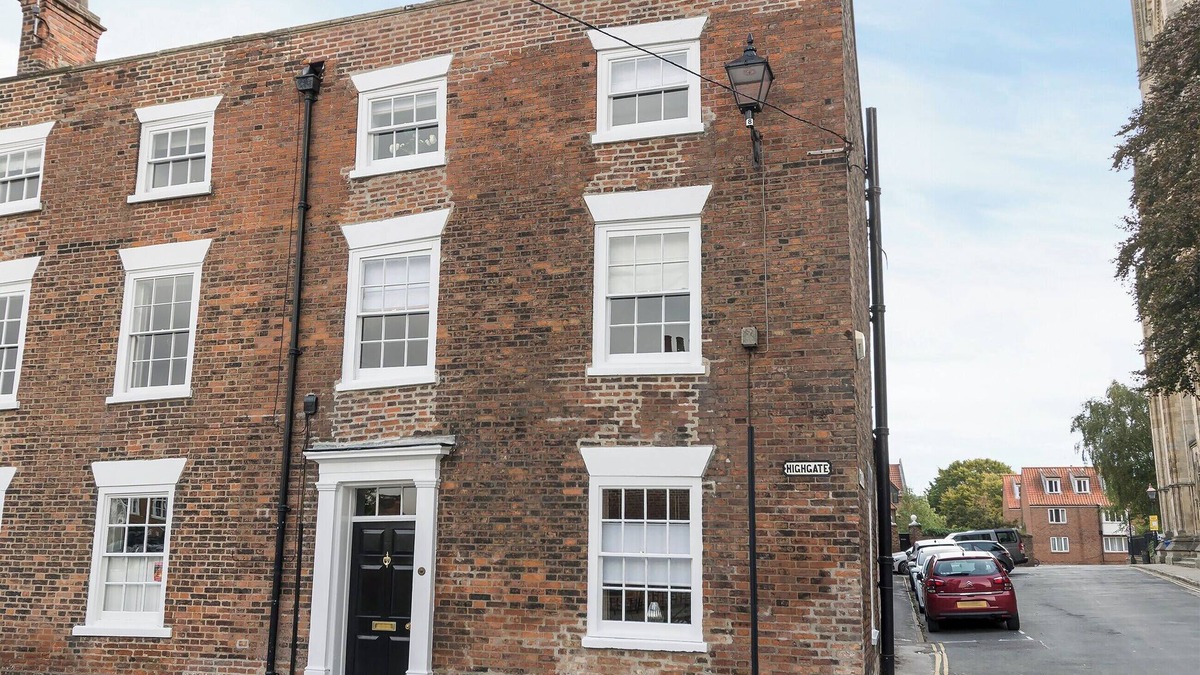 Beverley Cottage | Beverley Minster House