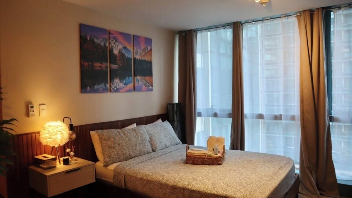 Guadalupe Nuevo Condo | BGC Chic Convert-able 1-bedroom condo in Prime location