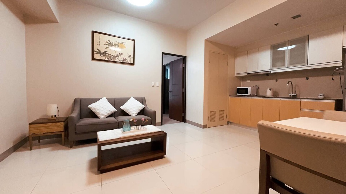 Guadalupe Nuevo Condo | BGC One Uptown Residence