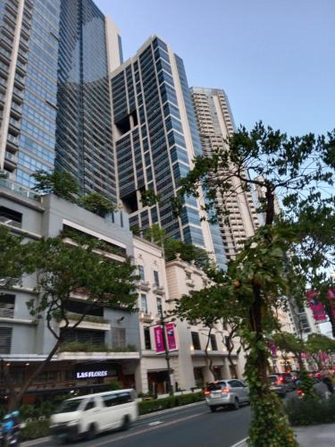 Bonifacio Global City Apartment | BGC Uptown Park Suites Tower 1 - 2 Bedroom and 2 Bath Condo