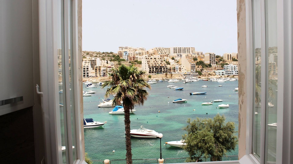 St. Paul's Bay Apartment | BH2 - Seafront 3 bedroom apt. - St Paul`s Bay, Back Terrace, Easy Parking/Busses