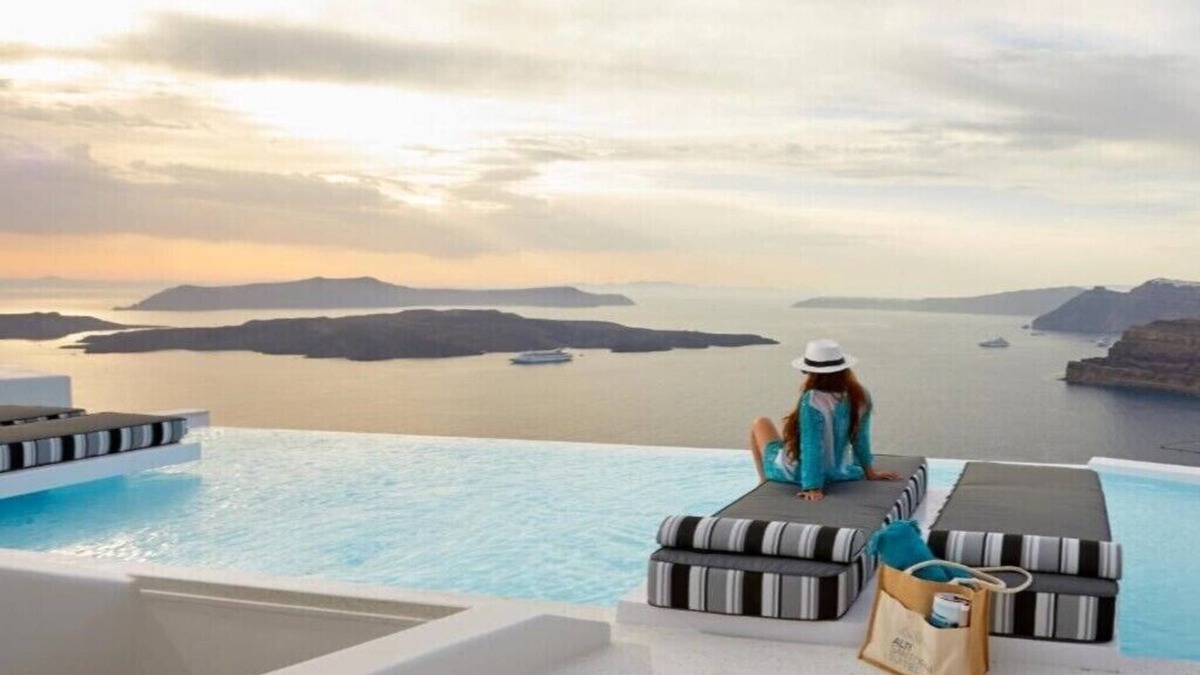 Megalochori Apartment | BH658 - C - Suite Santorini