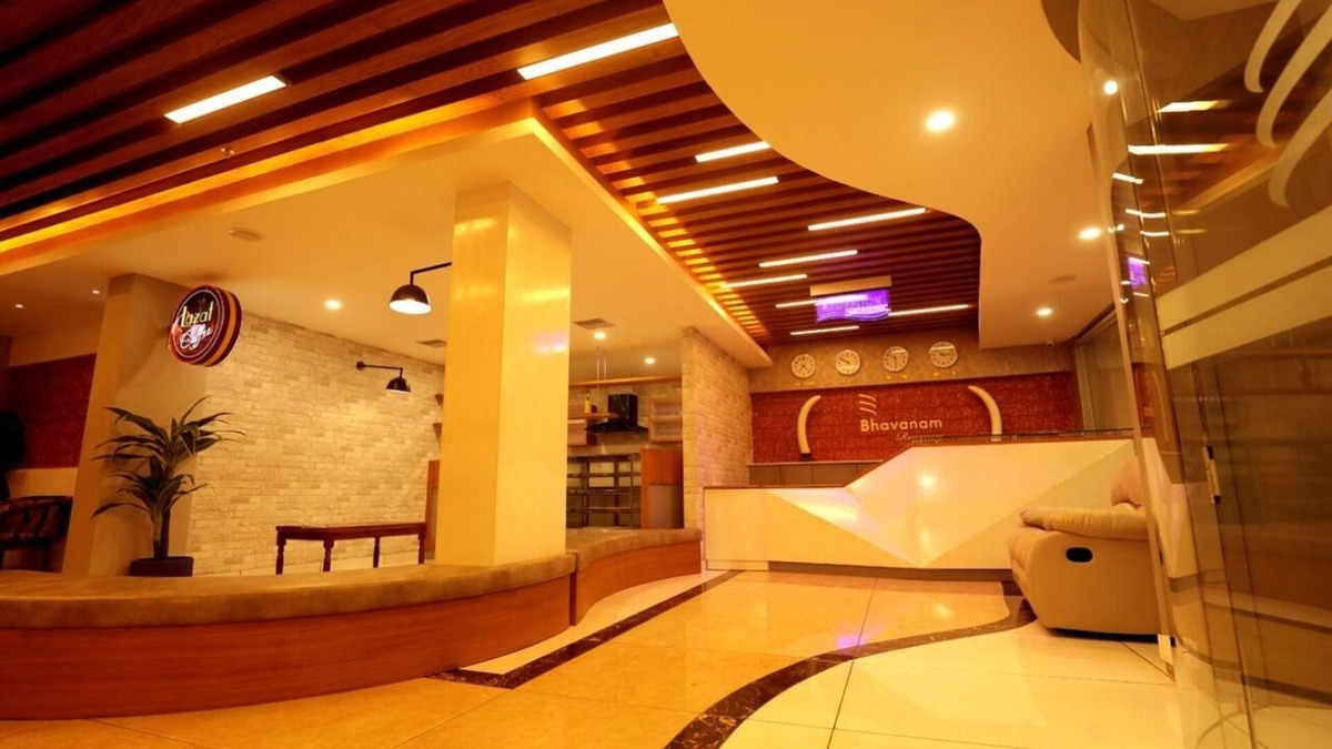 Kuppaayil Hotel | Bhavanam Regency