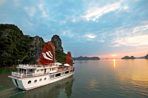 Ha Long Boat Rental | Bhaya Legend Cruises