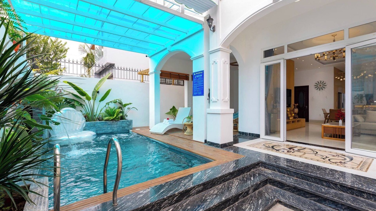 Vung Tau Villa | Biệt thự cách bãi tắm có 2 phút đi bộ.