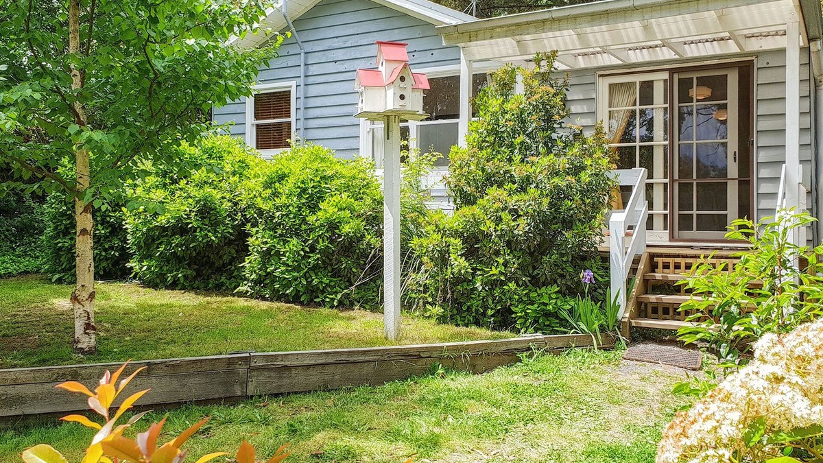 Daylesford Cottage | BIDWELL COTTAGE, a charming hideaway close to Lake Daylesford