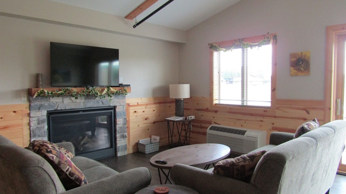 Orange Prairie Cottage | Bielfeldt Legacy Cabin 6