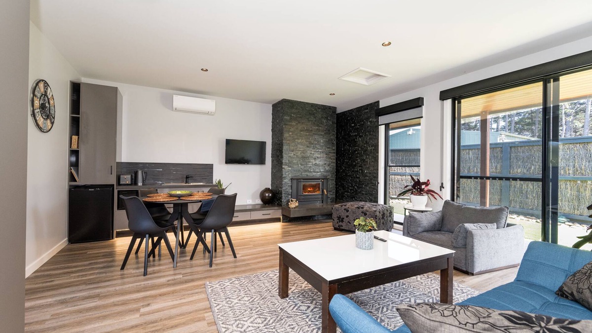 Wonthaggi Apartment | Bienvenida Apartments- (1) Spades
