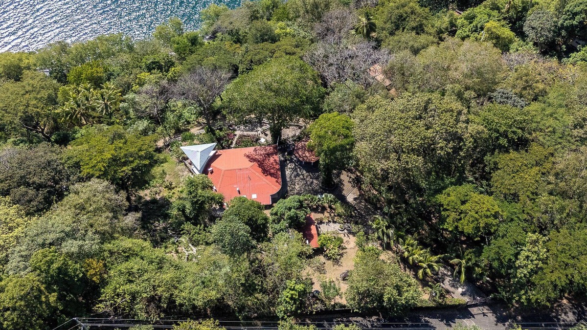 La Laguna Villa | Bienvenidos a villa Helga Solano llena de una belleza natural y aguas cristalina