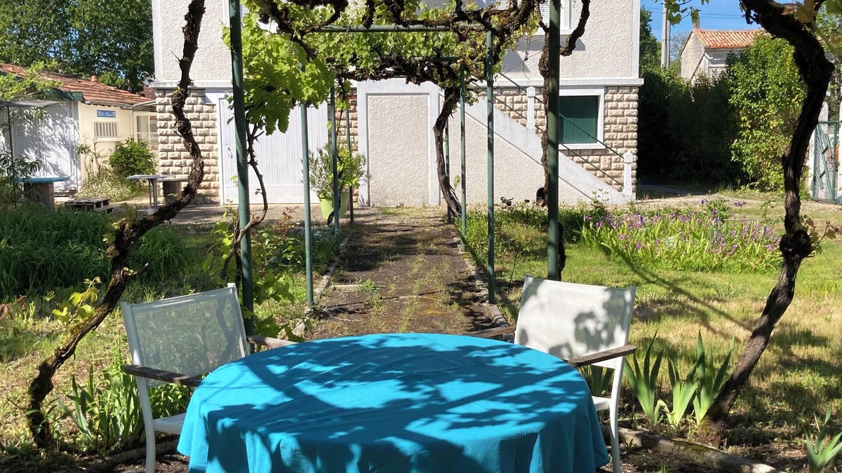 Gond-Pontouvre House | Bienvenue à Angoulême Dans Cette Agréable Maison de 120m2 Entourée dun Jardin