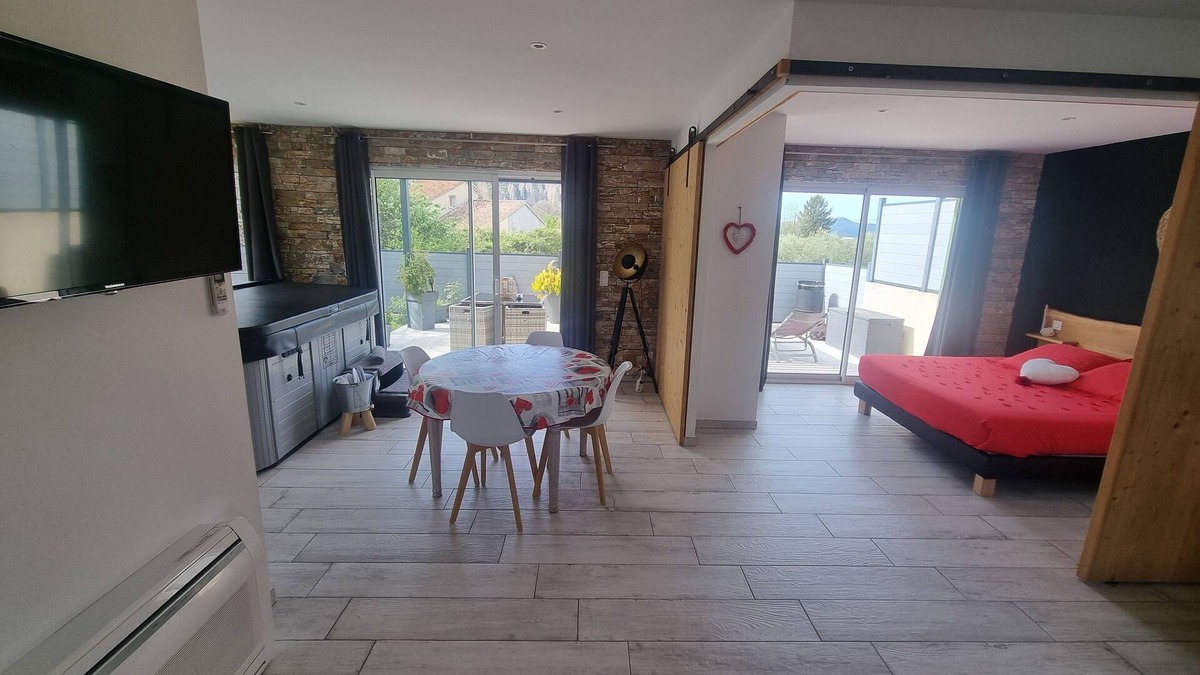 Les Mees House | Bienvenue Aux Rêves Des Mées, Refuge Enchanteur Pour des Vacances Inoubliables