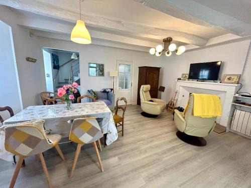 Vivonne Apartment | Bienvenue Chez Bob dans le centre-ville de Vivonne
