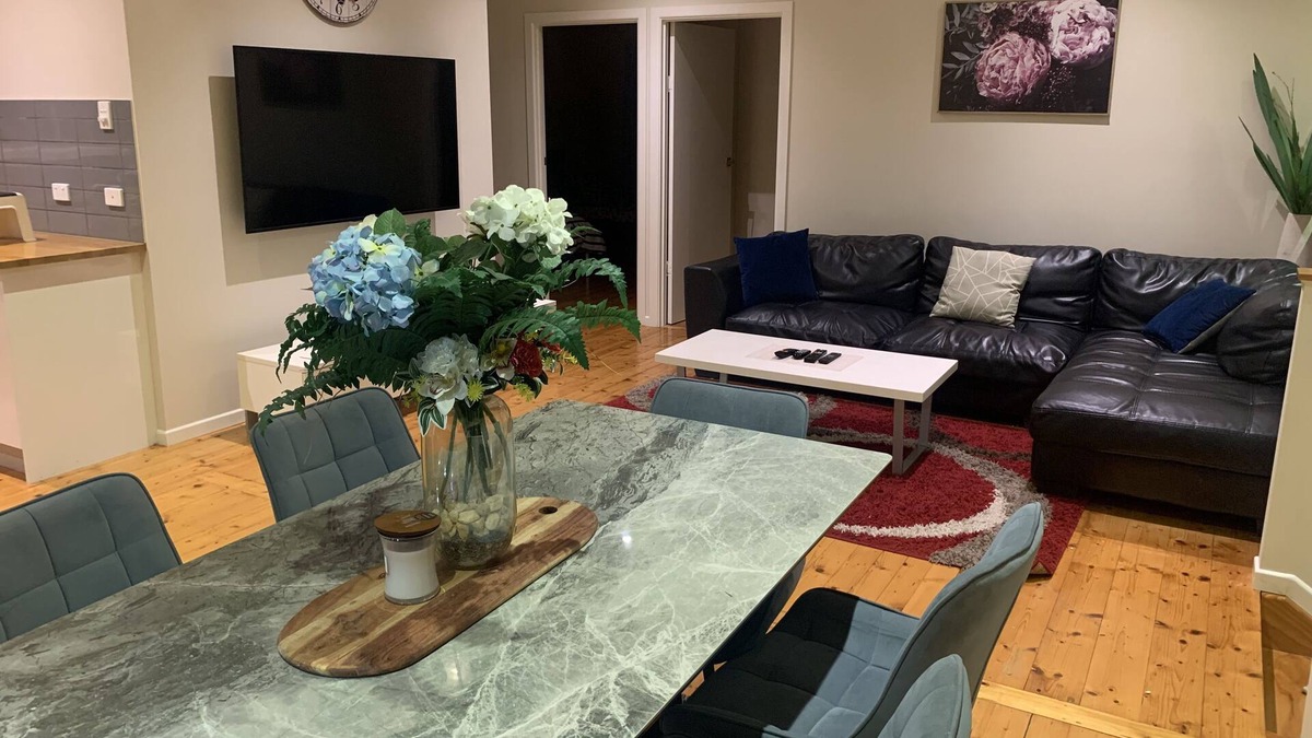 Leichhardt House | Big 2 bedroom family size home