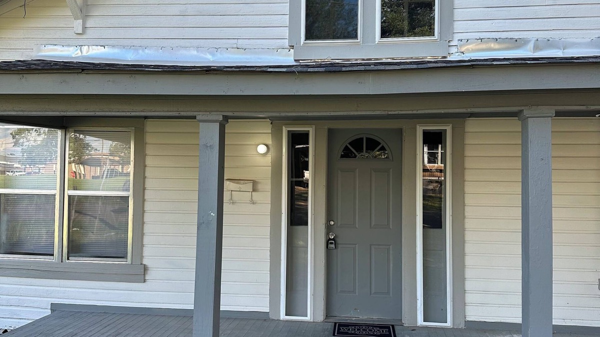 Vivian House | Big 3-bedroom house with 2 Full Bathrooms, with WiFi, AC in wonderful Vivian
