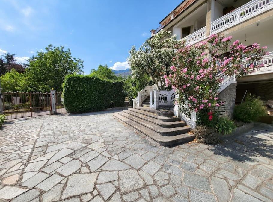 Bussoleno Apartment | Big appartement - 9 guests - Air Conditionning and Courtyard