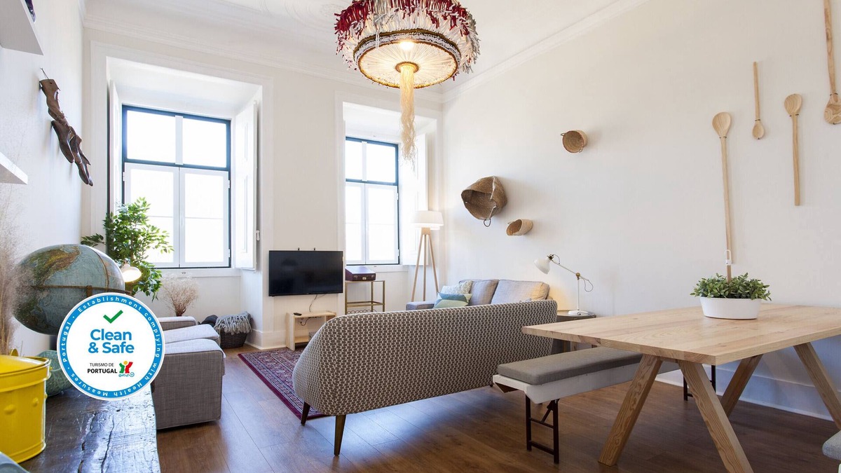 Encarnacao Apartment | Big Bairro Alto 2E up to 27 guests by Central Hill