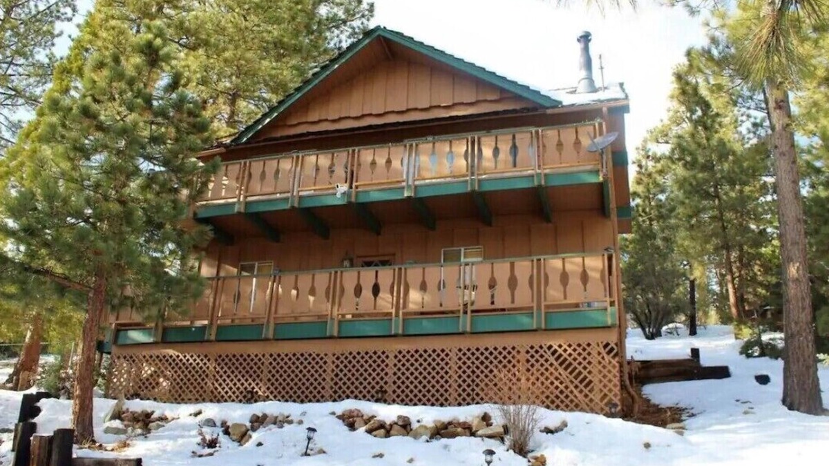 Whispering Forest Cabin | Big Bear Cabin August Deals – Book Now from 99! Weekends Almost Gone!