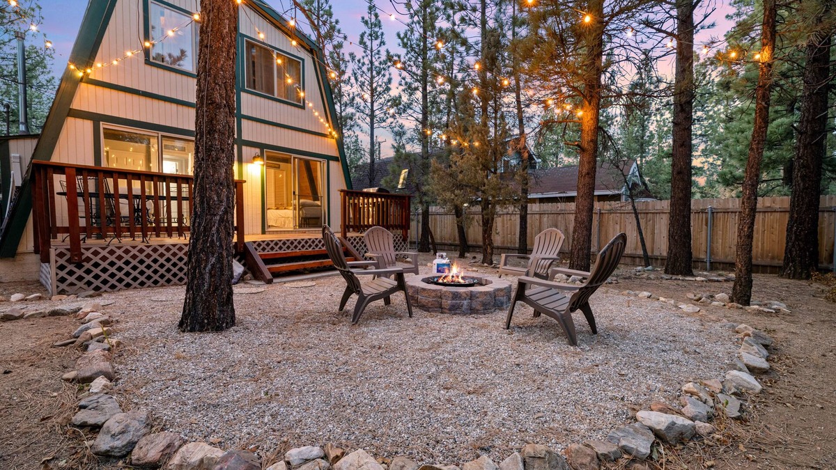 Woodlands Cabin | Big Bear Den - AC, Large Fenced Yard, Swing Set, Fire Pit