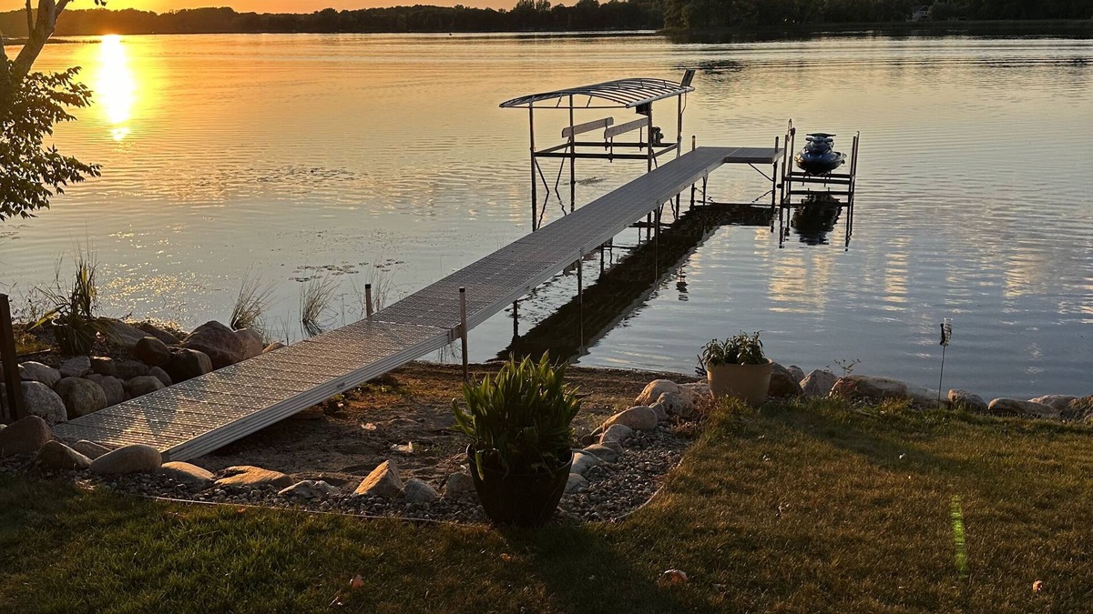 Avon Cabin | 🐻 Big Bear Lake Home 🎣 Sleeps 17 🛶 Game Room 🎮