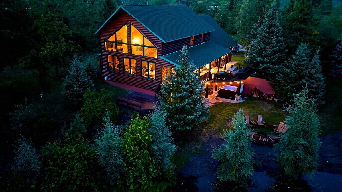 Comins Cabin | Big Bear Lodge Retreat where friends & families gather and meet!