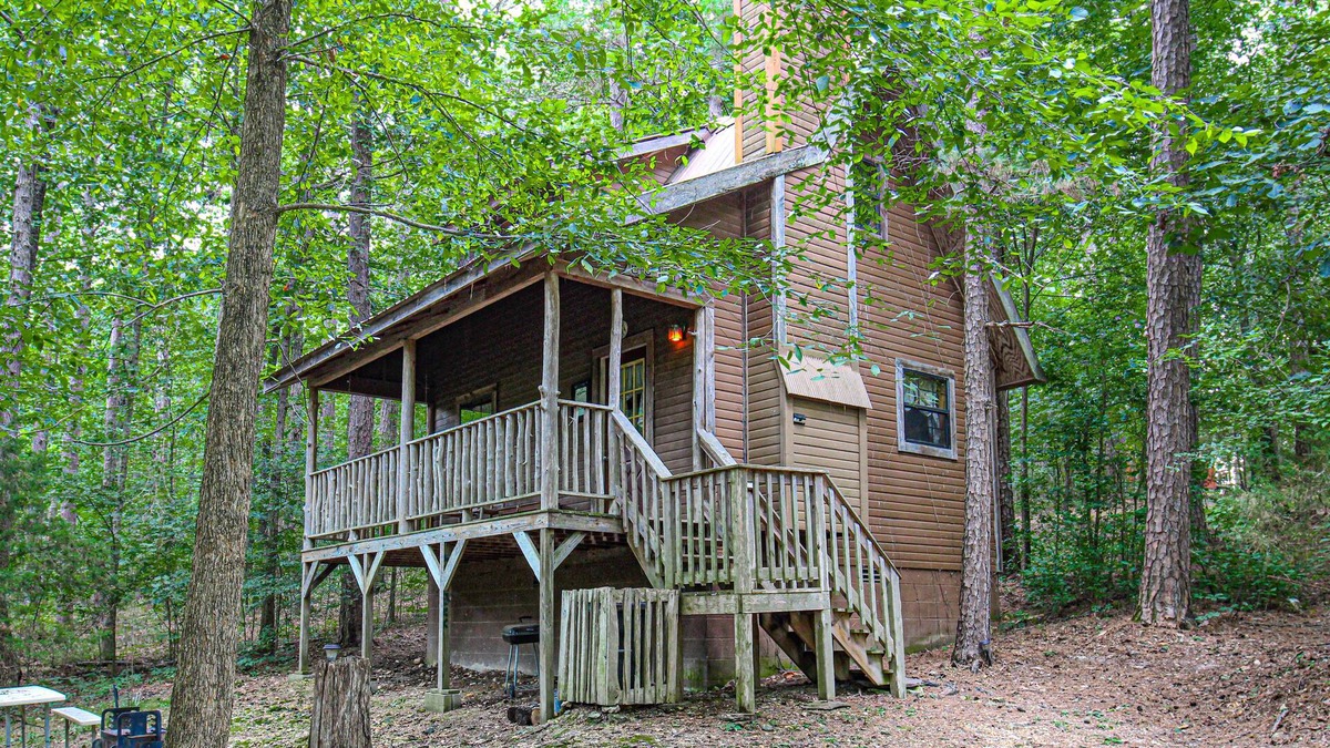 Bruno Cabin | Big Bell at Silver Run located close to the Buffalo River National Park