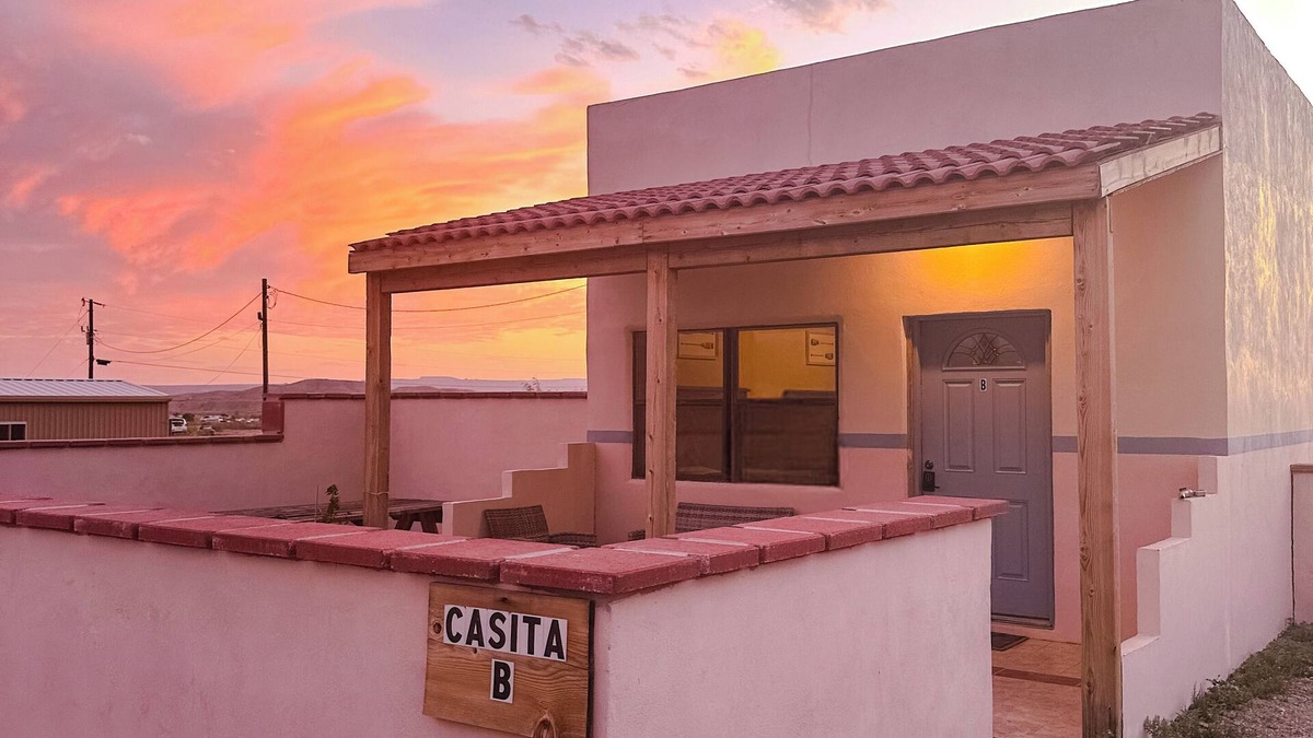 Study Butte-Terlingua House | Big Bend Bungalow B