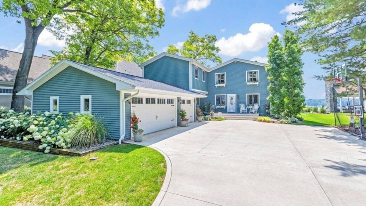 Horton House | Big Blue Haven -Lakefront Sleeps 24