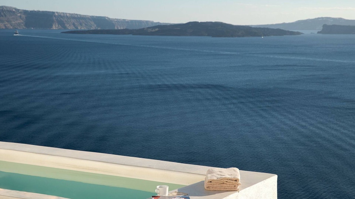 Oia Villa | Big Blue Villa with Hot tub and Sea View by Caldera Houses