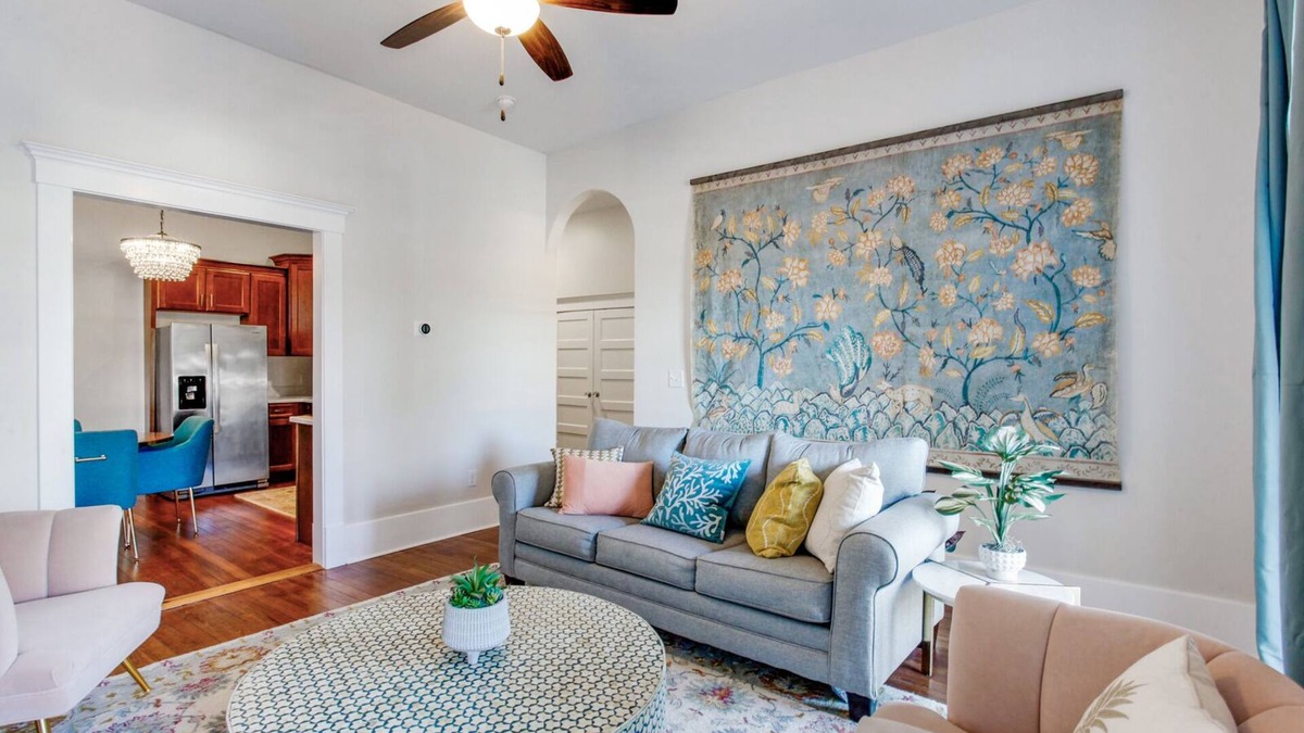 Metropolitan Apartment | Big Bright and Beautiful by Forsyth Park