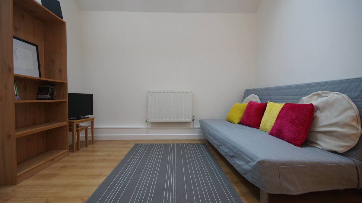 Finsbury Park Apartment | Big bright flat for 4-6 people with good links to around the city