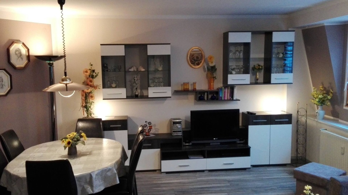 Mitte Condo | Big, bright holiday home, up to 6 pers., close to the old town, metro, fair