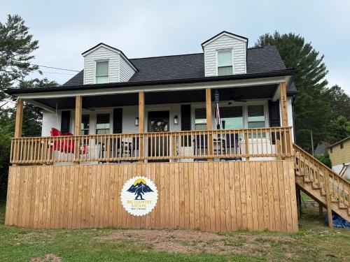 Bluewell House | Big Country Escape - Bluewell WV