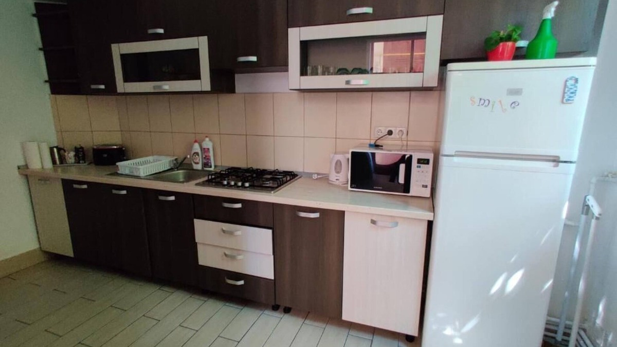Satu Mare Apartment | Big Family Apartment is a central apartment in Satu Mare Apartments building.