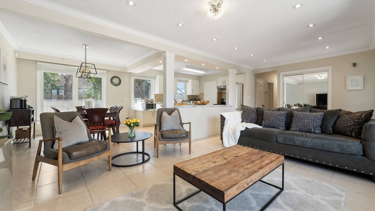 Richmond Hill House | Big Family Home with 5 Bedroom/3 Bathroom(sleep 11+)