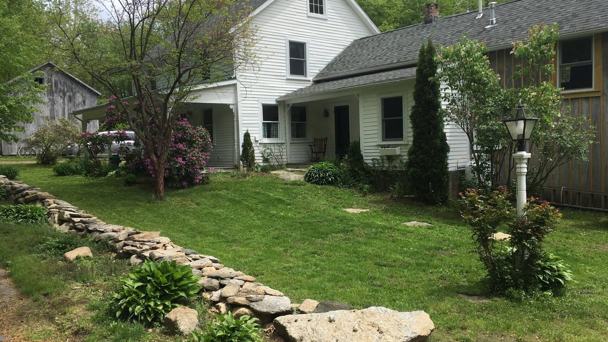 Russell House | Big farmhouse in the foothills of the Berkshires